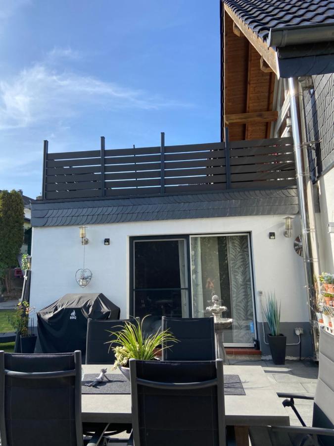 4 Zimmer 11 Personen Wohnung Garten Terrasse Grill 2 Badezimmer Wuppertal Kültér fotó