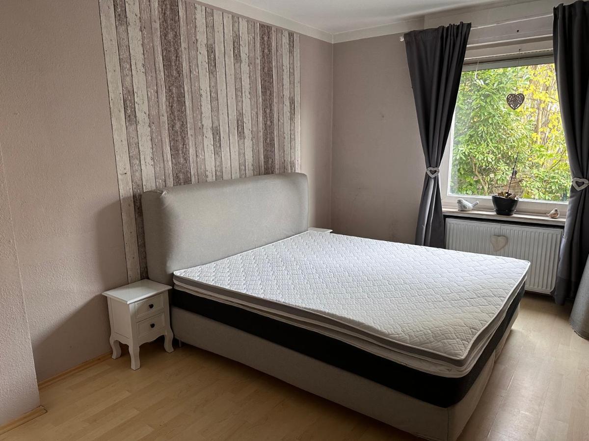 4 Zimmer 11 Personen Wohnung Garten Terrasse Grill 2 Badezimmer Wuppertal Kültér fotó